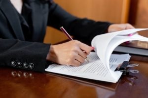 Posso sublocar um imóvel ou emprestar ele para alguém?